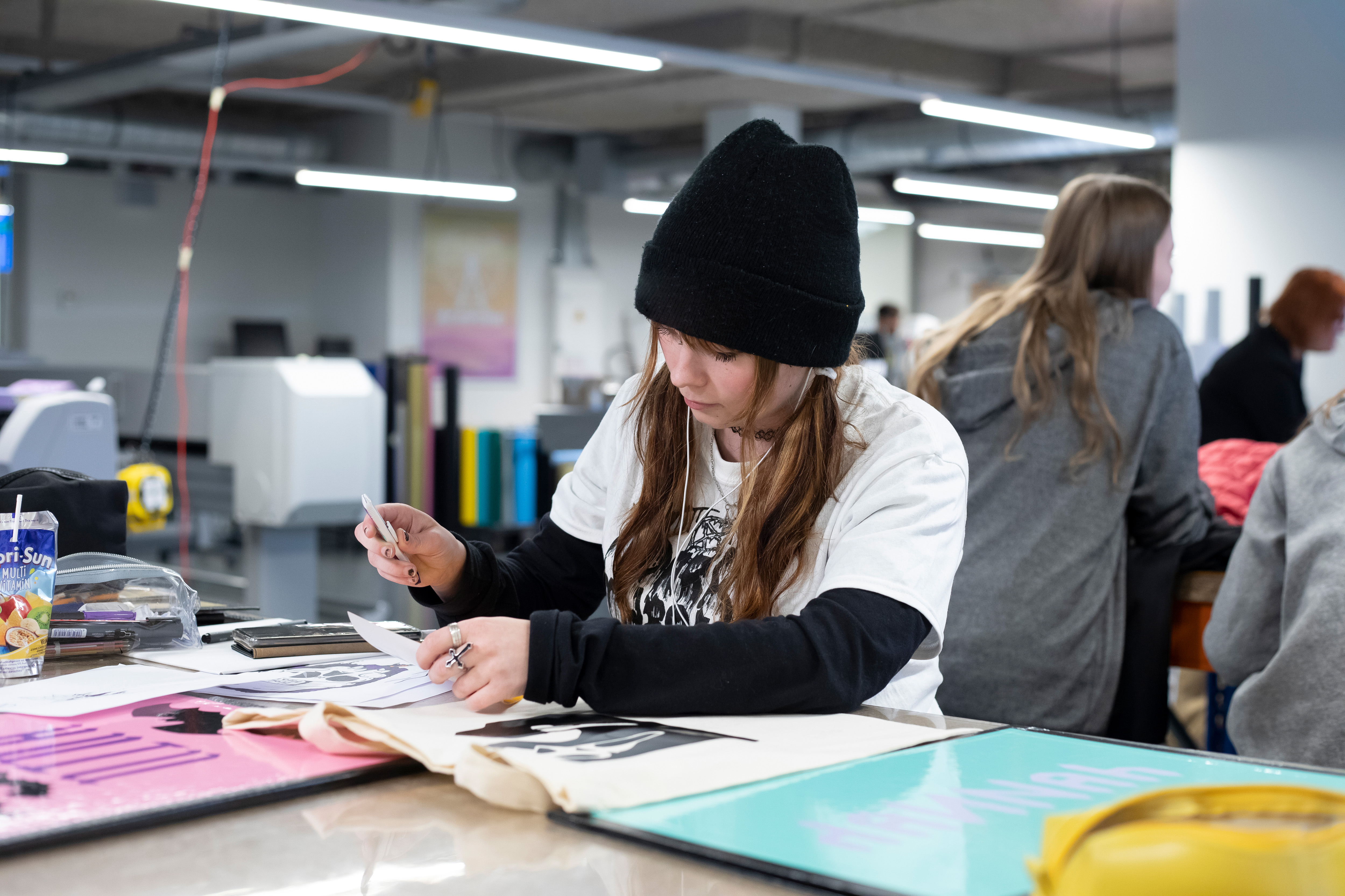 Student is bezig wat aan het ontwerpen