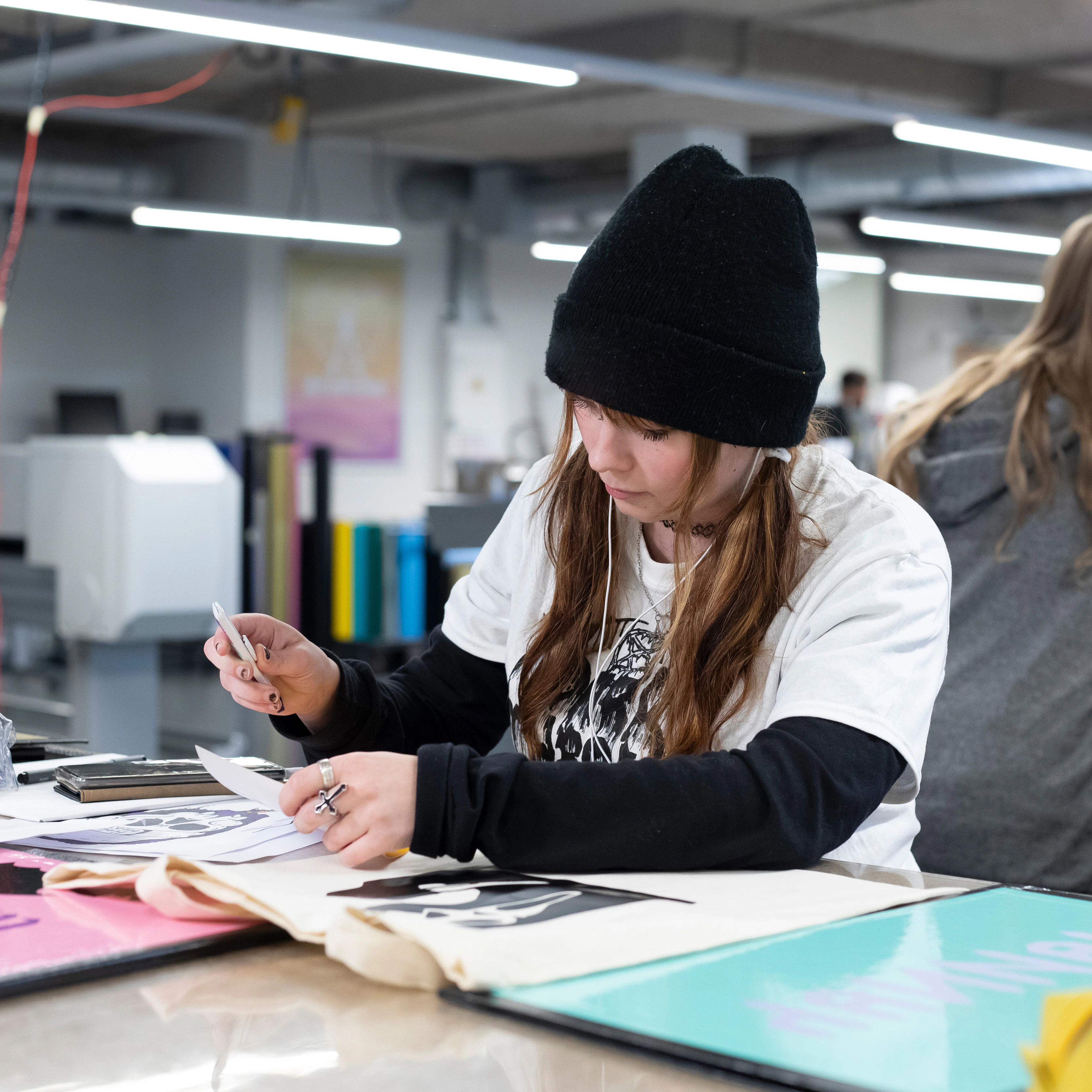Student is bezig wat aan het ontwerpen