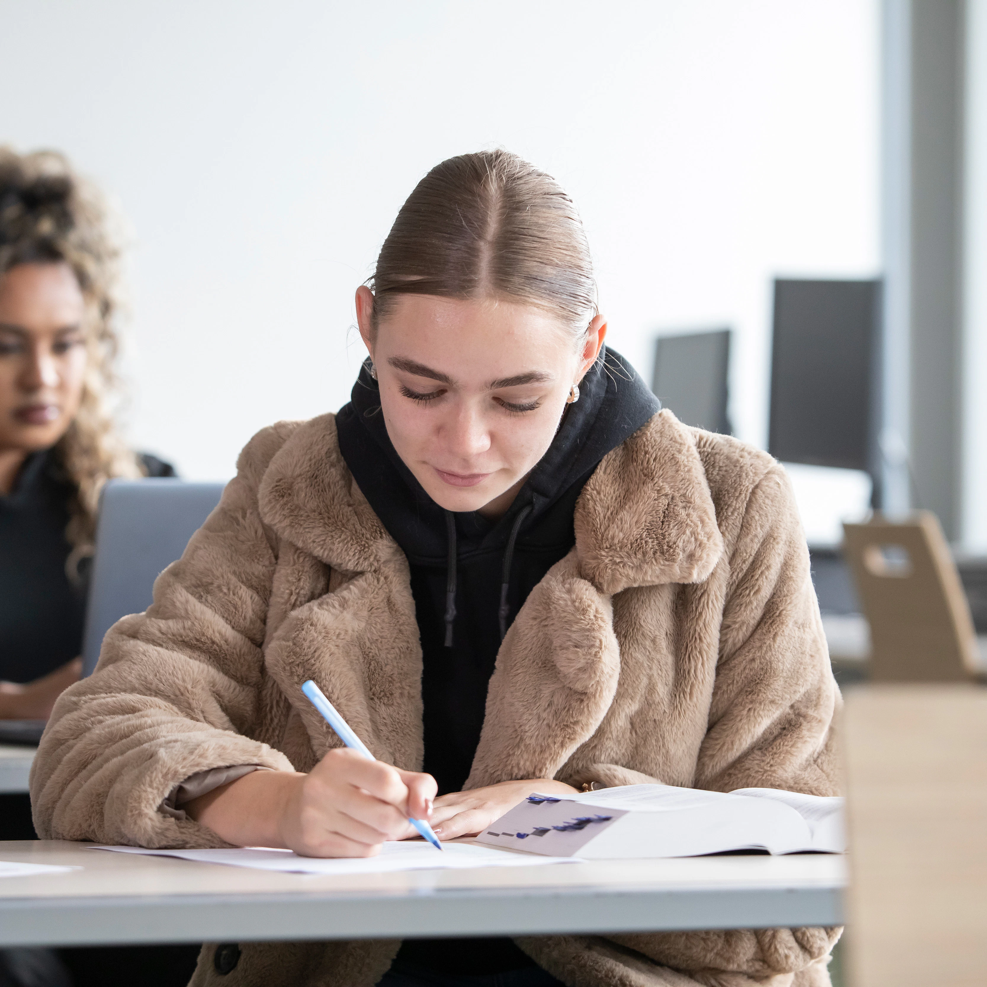 Student is aan het schrijven