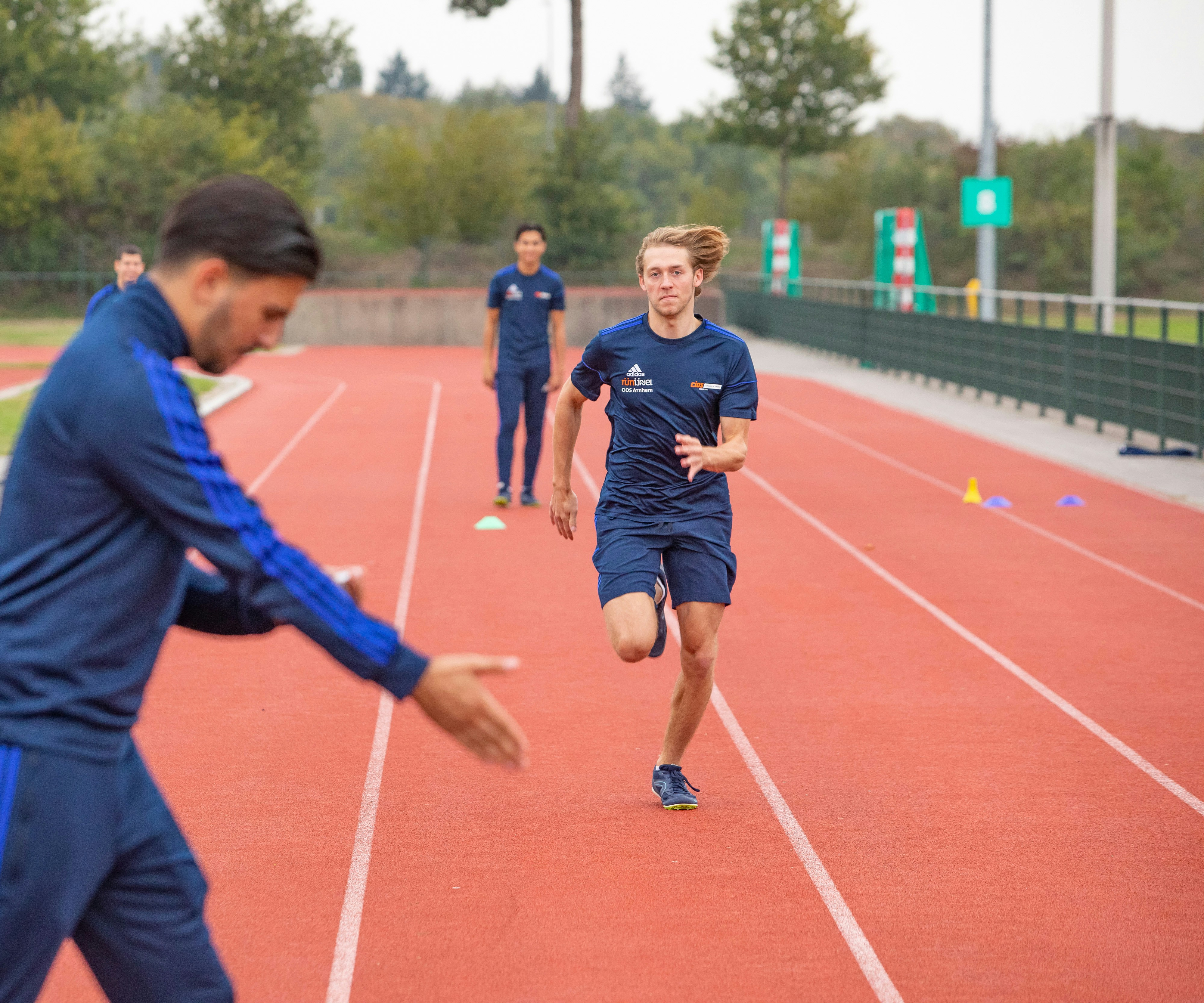 Student rent op de atletiekbaan