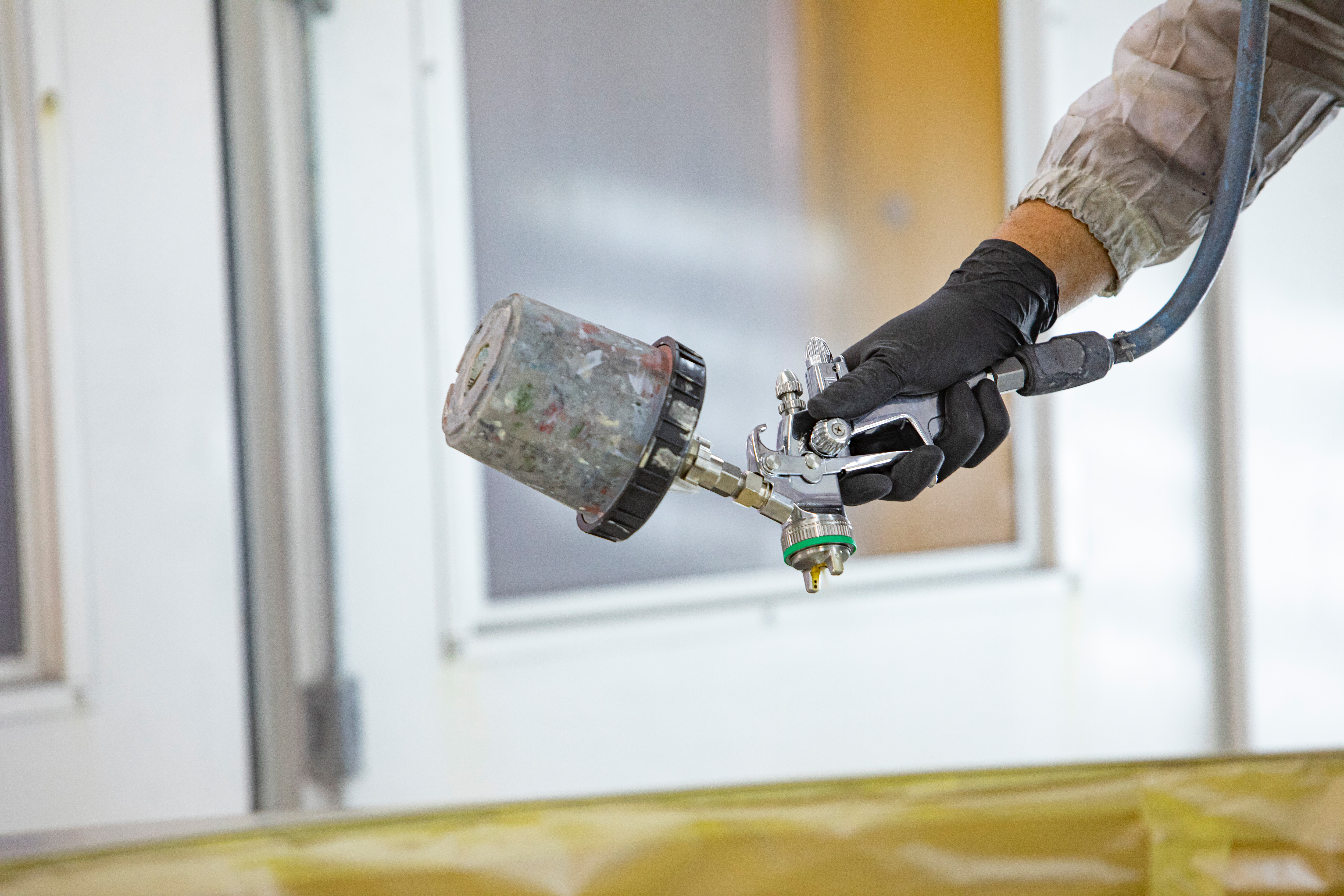 Gereedschap om een auto te kunnen spuiten