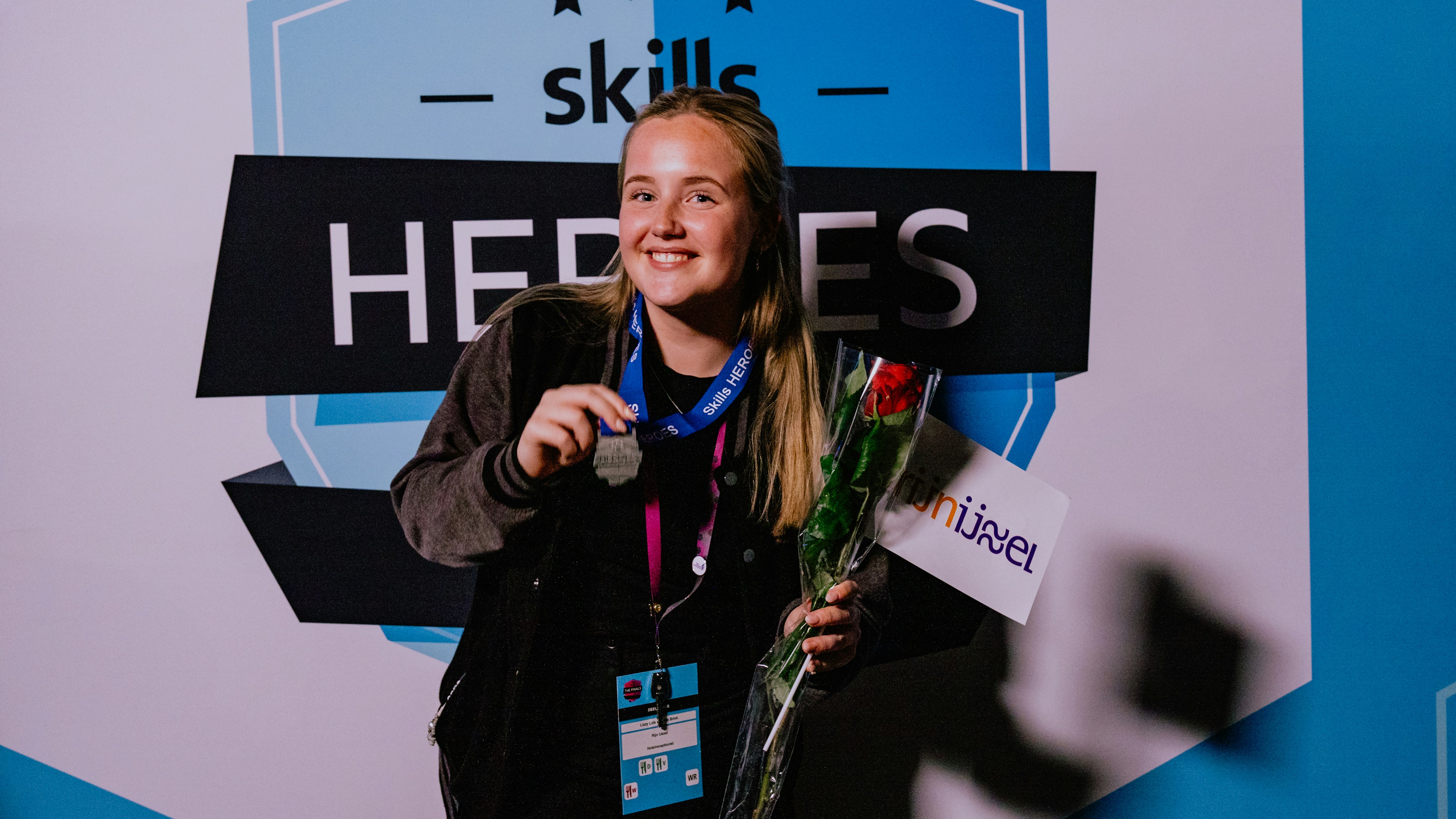 Lizzy met haar zilveren medaille.